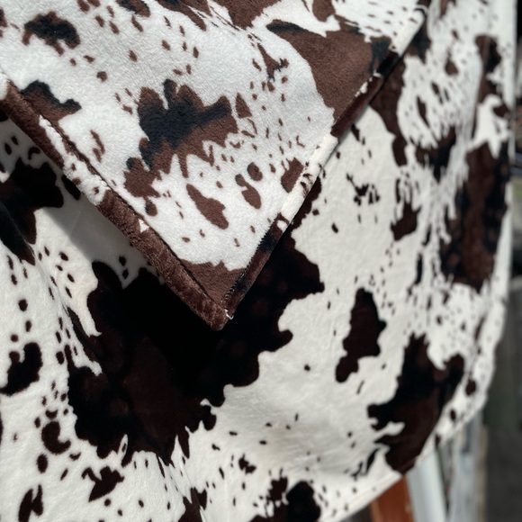 Brand New 50*60 Faux Cowhide Throw Blanket cow print Black White Brown - Picture 3 of 4